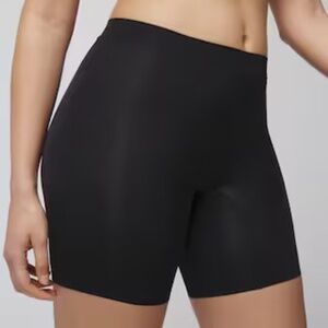 SECOND SKIN BY SOMA Lightweight Smoothing Short NWT